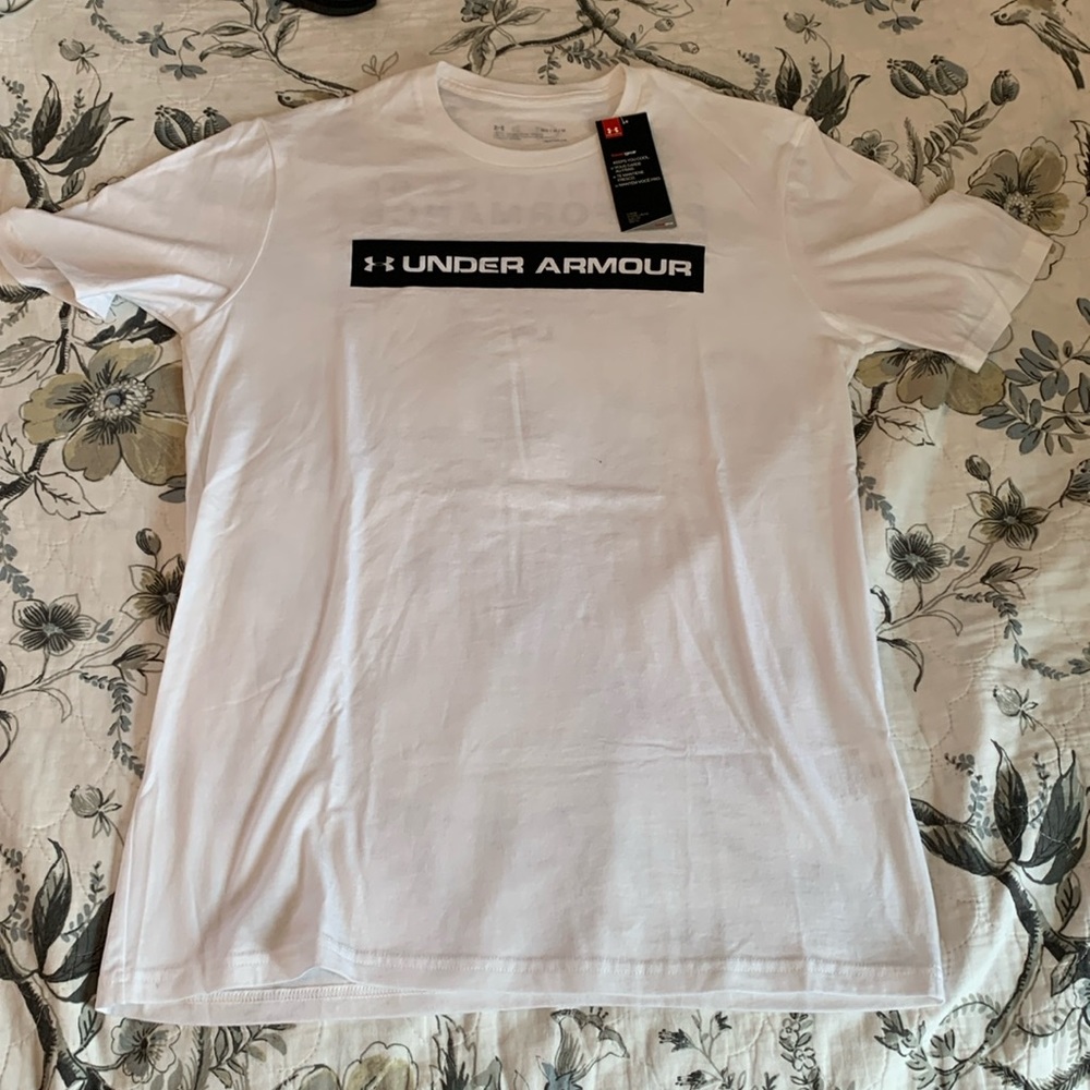 Under Armour t shirt